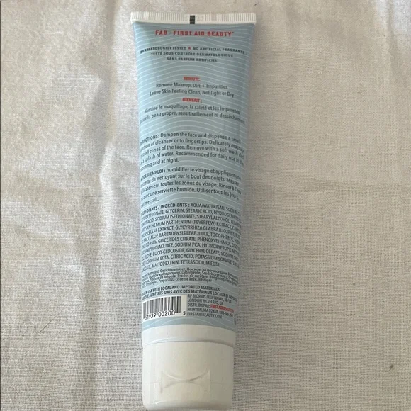 First Aid Beauty Pure Skin Cleanser - Picture 2 of 3